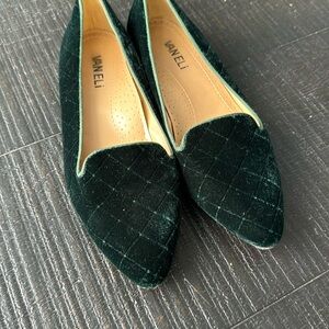 Van Eli Hunter Green Velvet Loafer Size 7.5 US